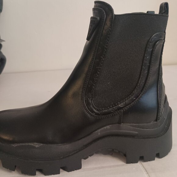 GUESS Black Ankle Lug Boots Chunky Sole Women’s 8M EUC - Picture 8 of 16